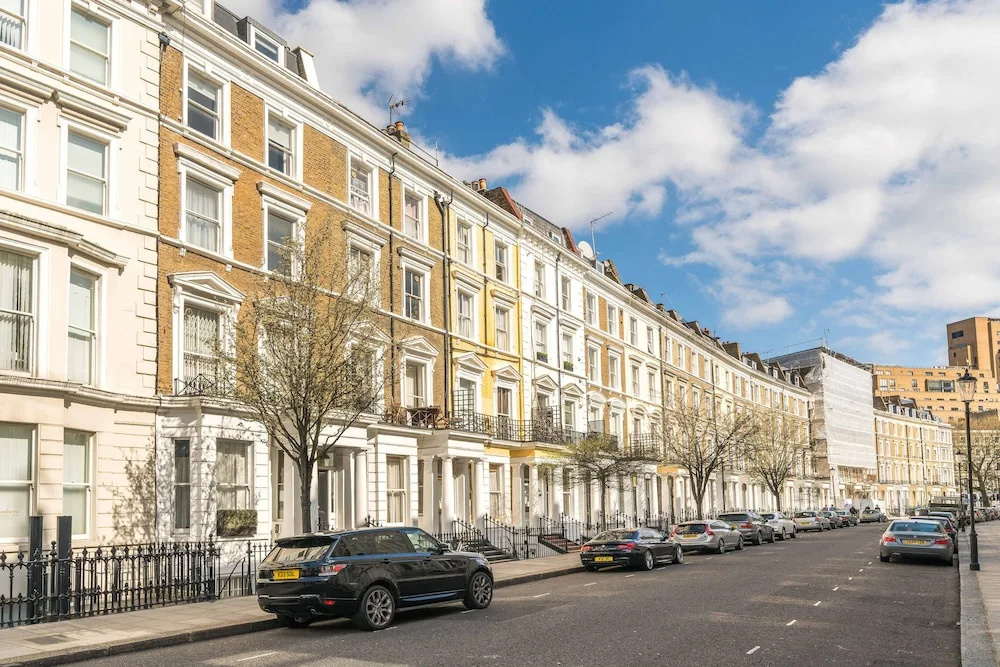 NEW 1 Bedroom Earls Court Flat Centre of London