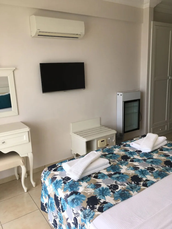 Standard Double room with balcony and with sea view (full double bed)
