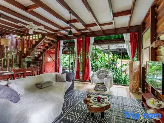 Private Caribbean Villa, Hot Jacuzzi & Pool