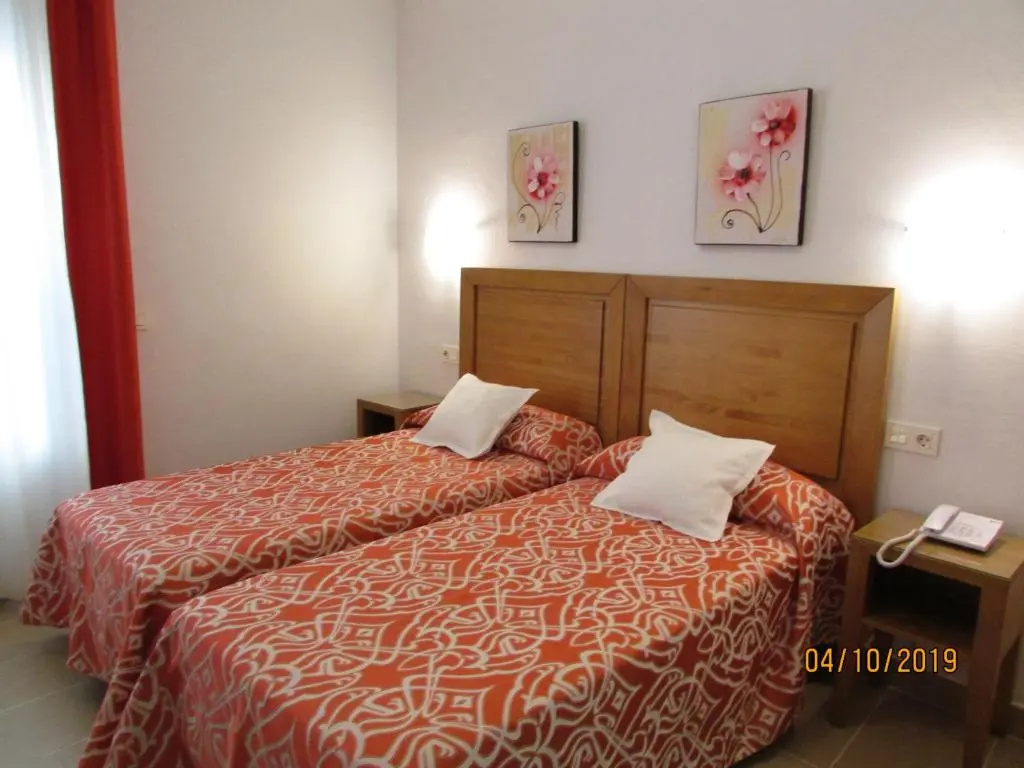Standard Double room (twin beds)