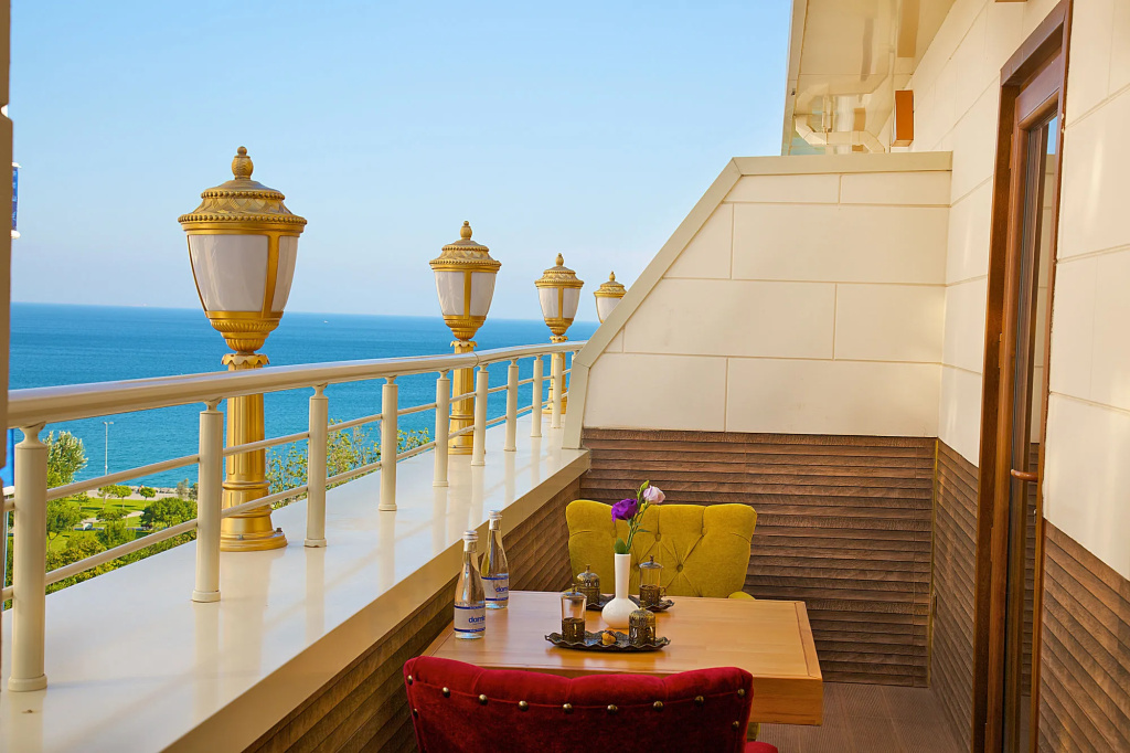 Balcony & Terrace