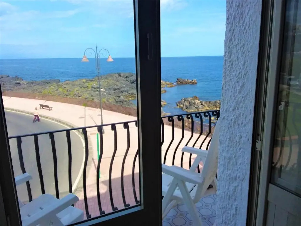 Standard Double room with balcony (full double bed)