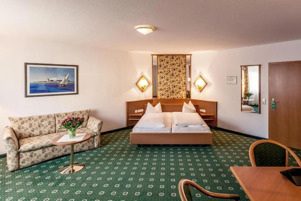 Standard Triple room