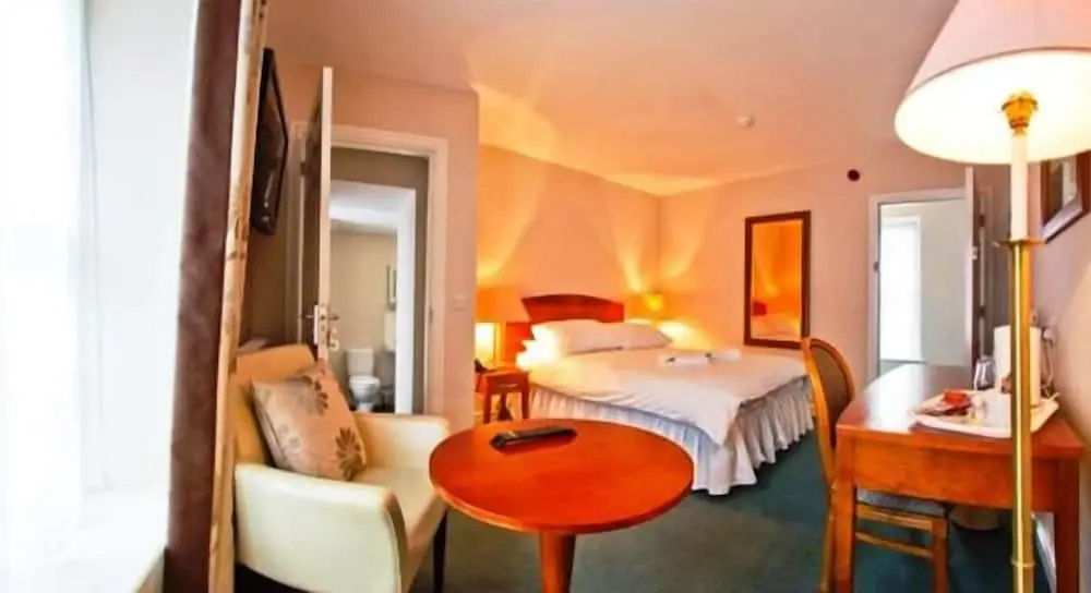 The Four Seasons Hotel - Chambres