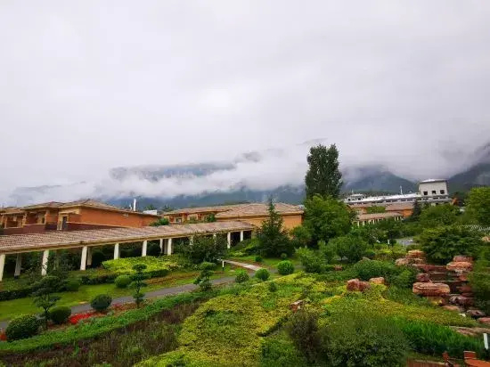 Hongqiqu Guest House