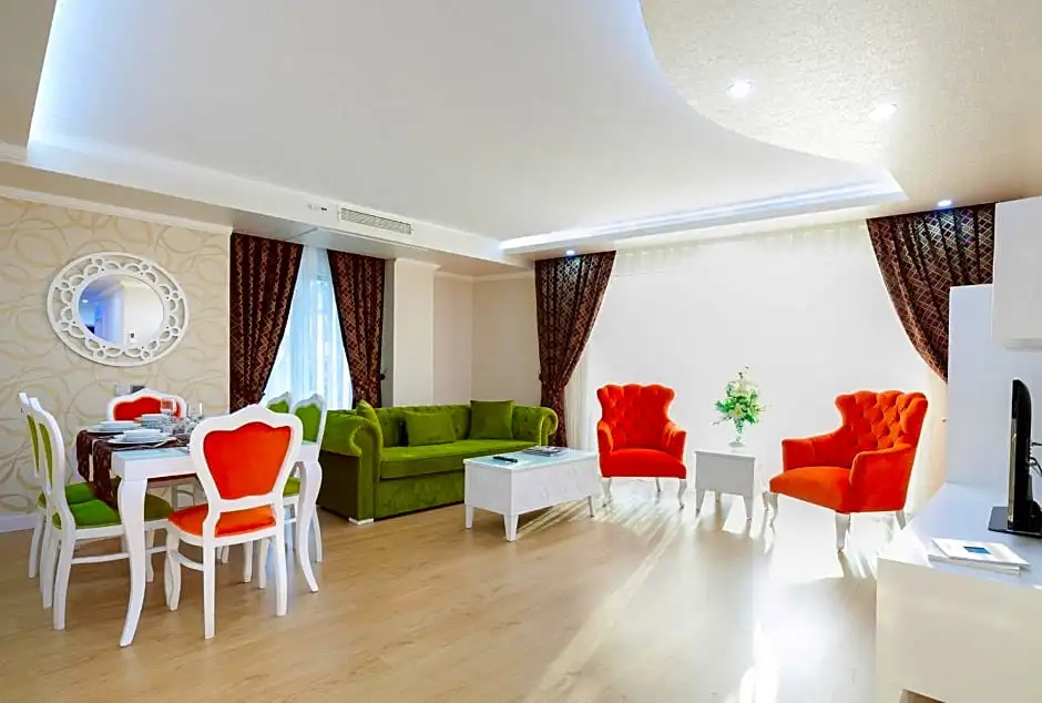 2 Bedrooms Apartment