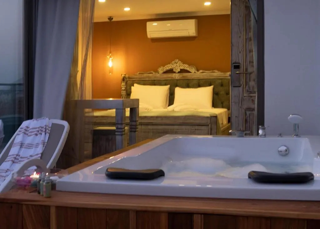 Deluxe Double room with sea view (full double bed)
