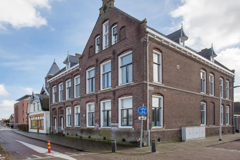 The Old Post Office – Luxurious Hostel