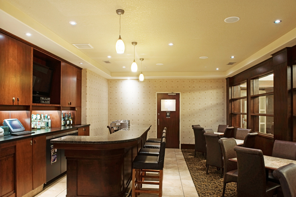 Holiday Inn Hotel & Suites Lloydminster by IHG - Général