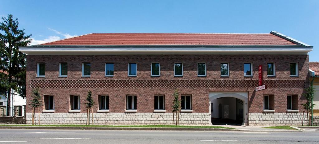 Hotel Tokajvár image