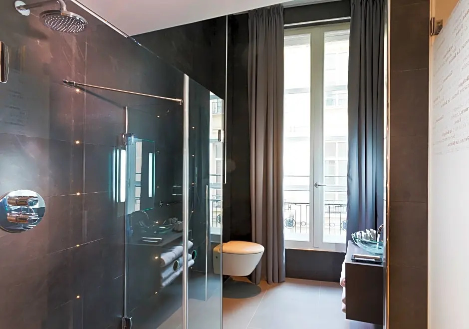 Lyric Hotel Paris 92