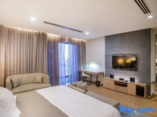 Deluxe Studio