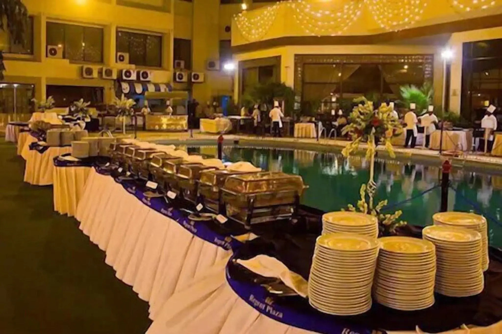 Regent Plaza Hotel & Convention Centre - фото 14