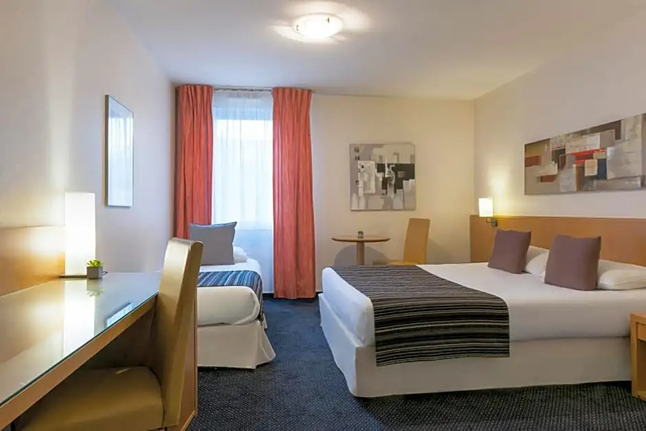 Greet Hotel Montbeliard - Chambres