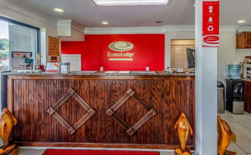 Lobby & Reception