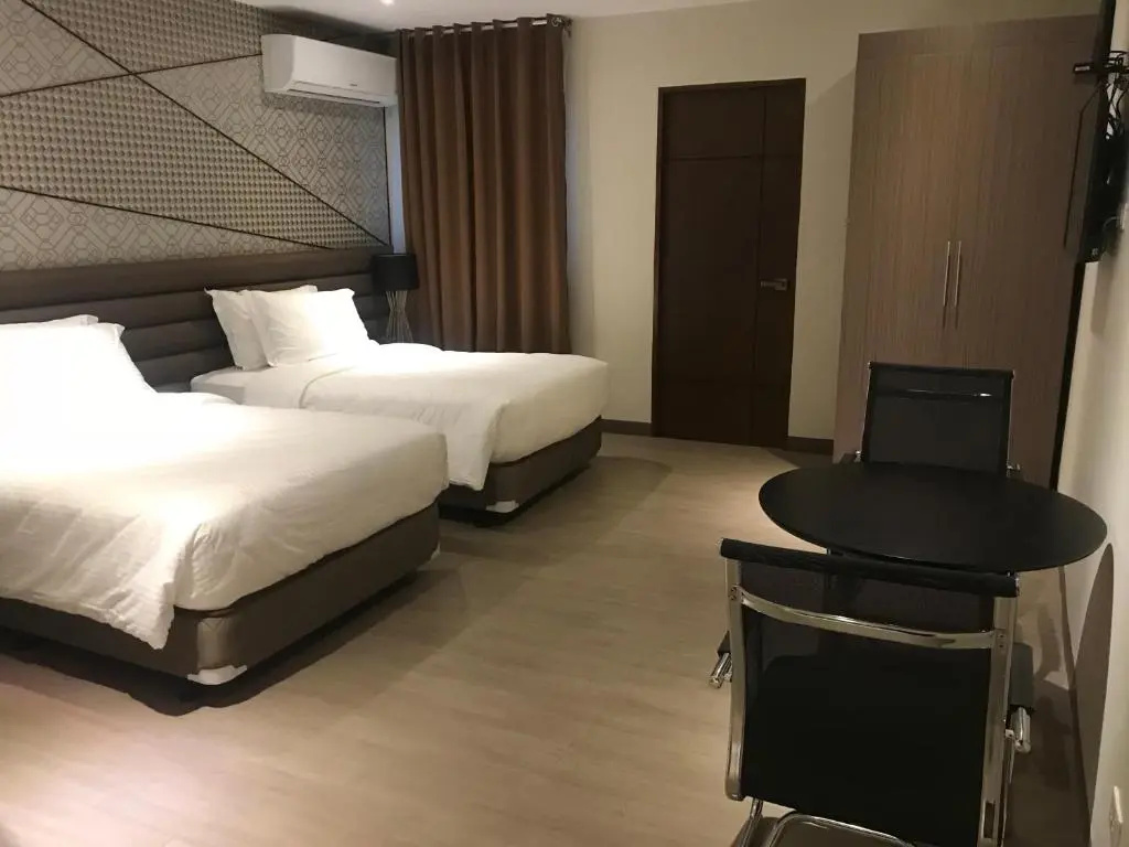 Deluxe Suite