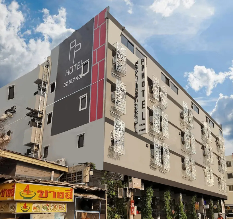 The Ram Hotel — фото