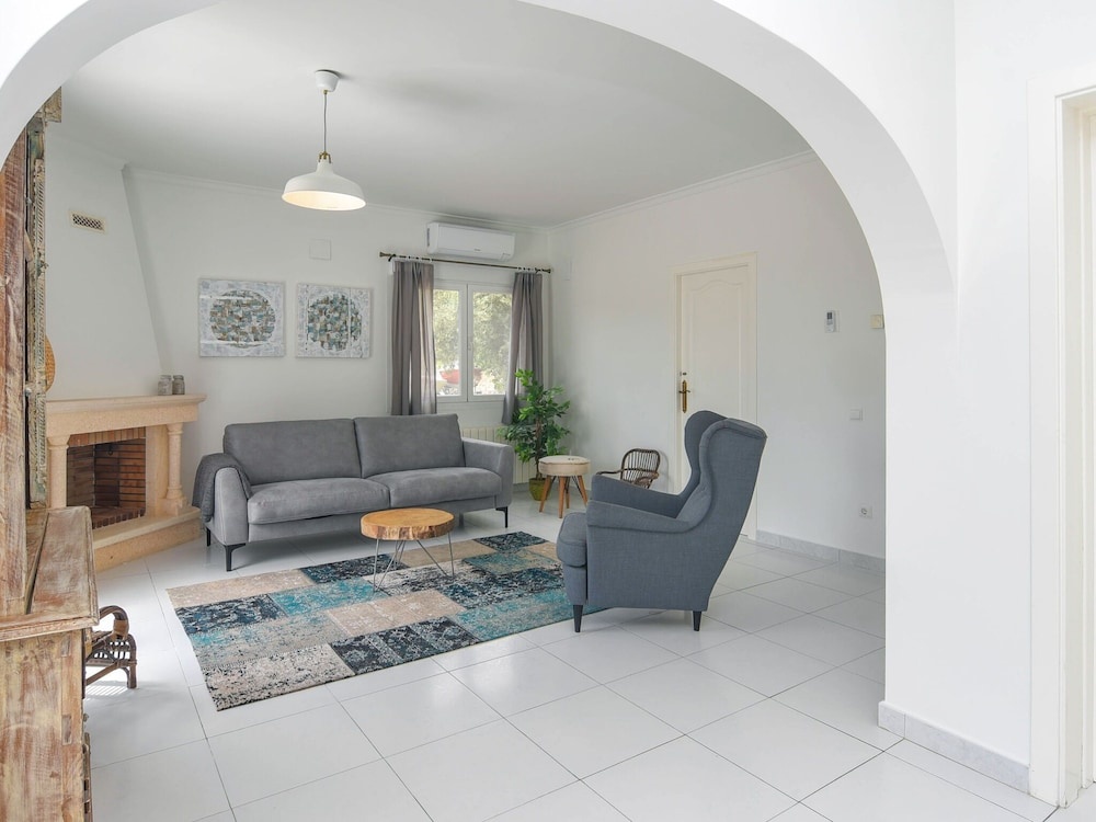 Spacious, Luxurious 10 Person Villa Moraira, 2 Minutes From the Beach, Pool & Terraces