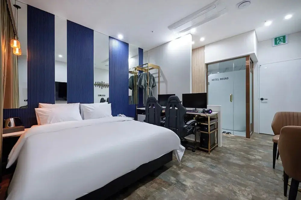 Premium Double room (full double bed)