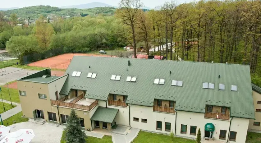 Hotel Dębina