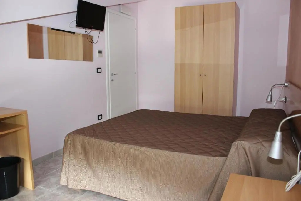Economy room