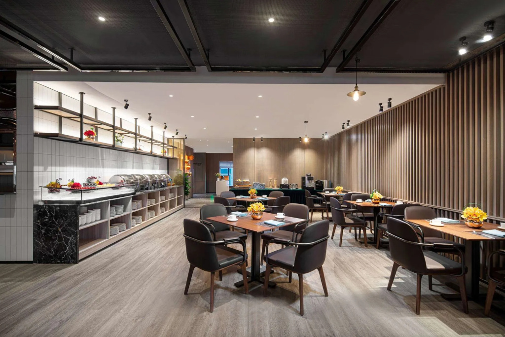 Food & Beverage