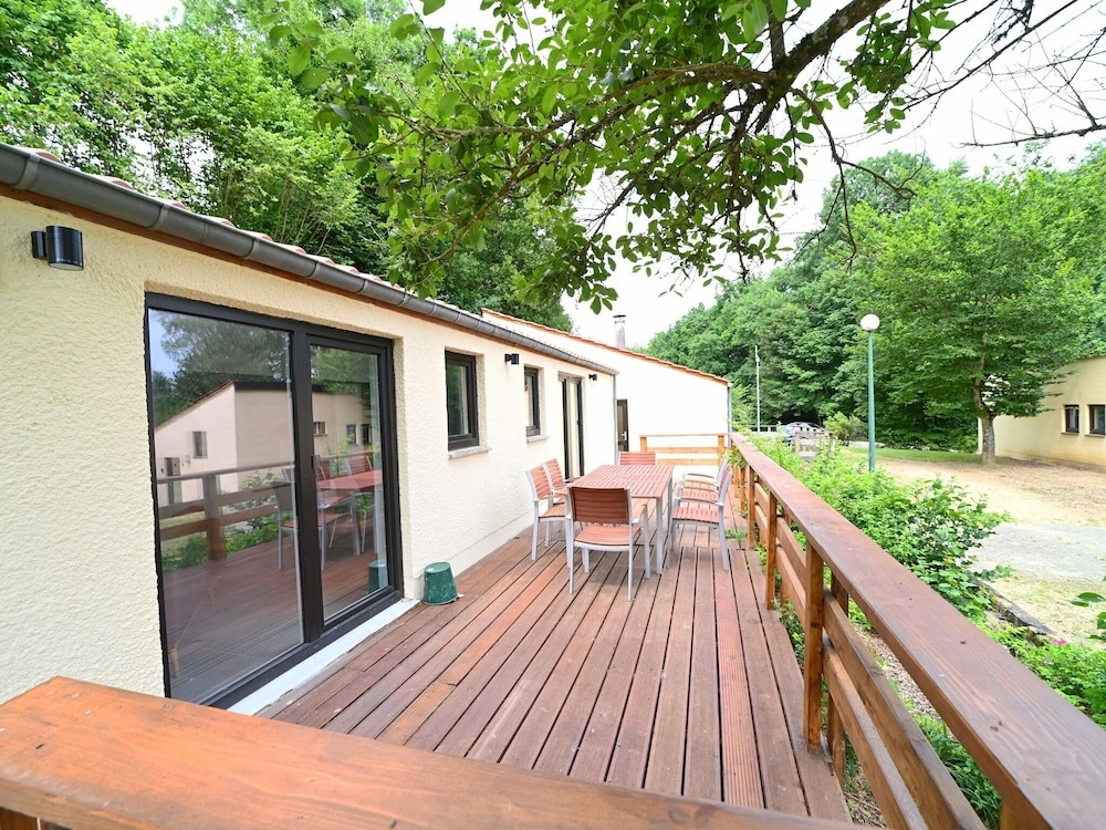 Bungalow by Lake Rabais in Virton - фото 5