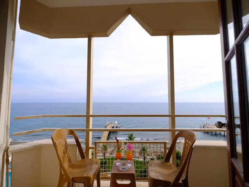 Standard Double room with balcony and with partial sea view (full double bed)