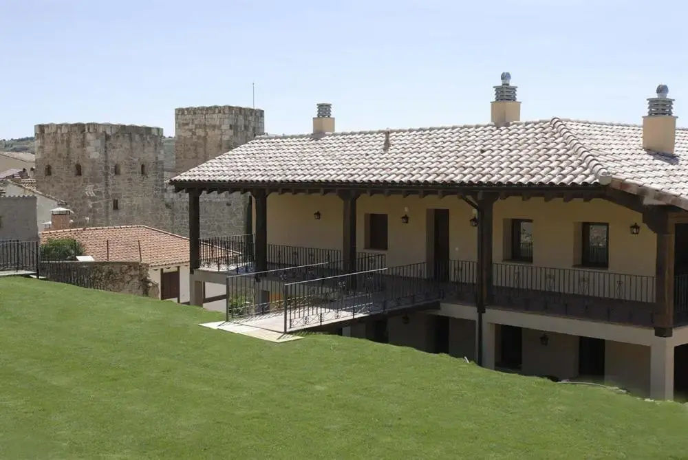 4 Bedrooms Cottage