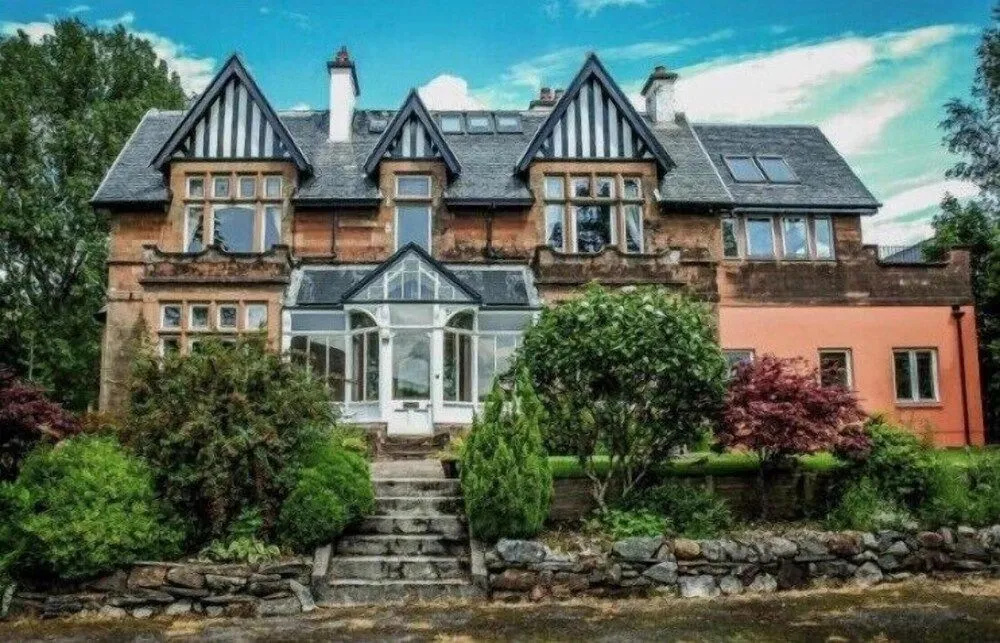 Ravenswood House