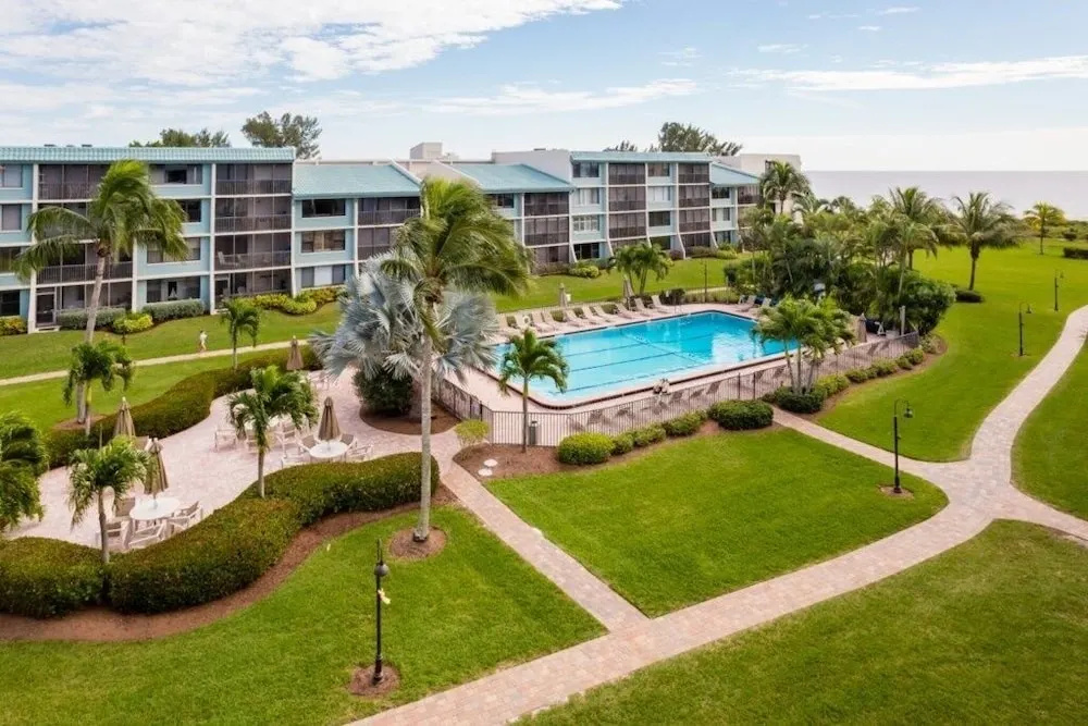 Loggerhead 282 2 Bedroom Condo by RedAwning