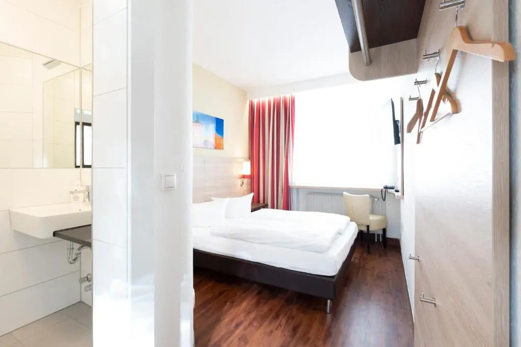 Economy room