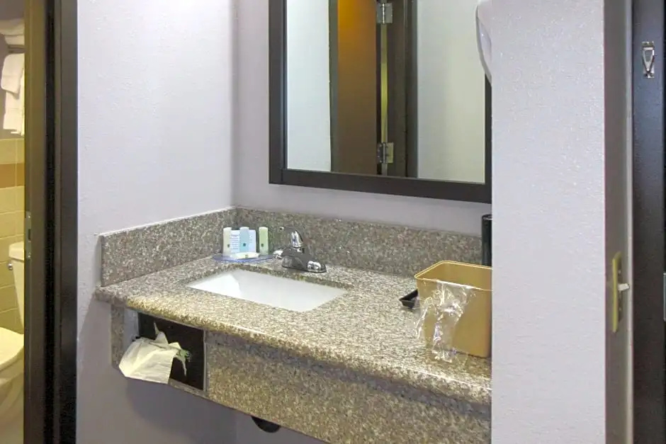Quality Inn Spanish Fork North - Tap to explore photos