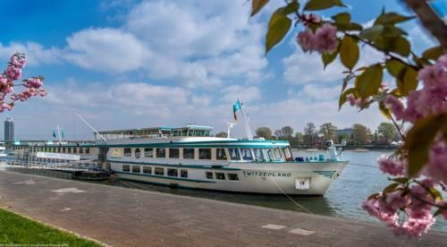 Regis Hotelschiff Dusseldorf 3