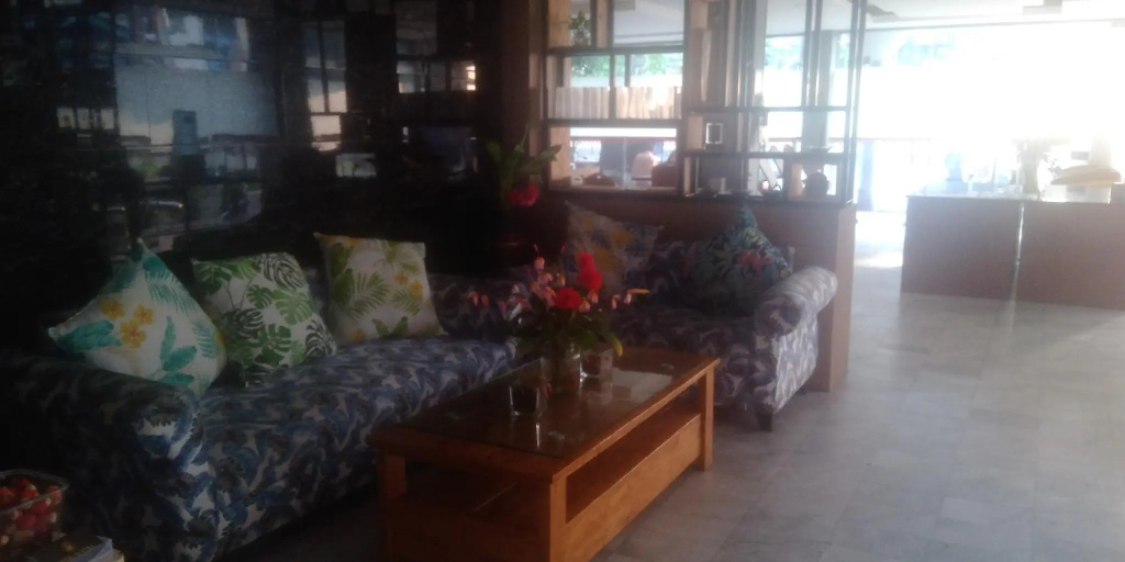 Lobby & Reception