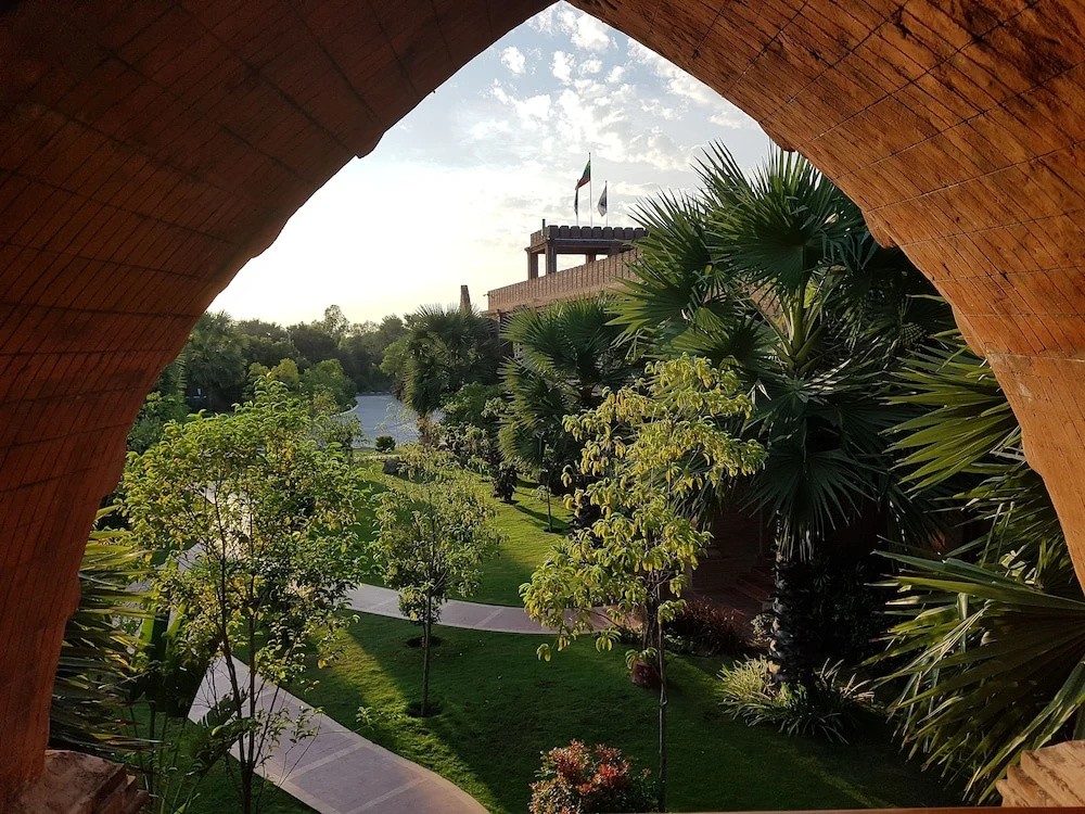 Famous Hotel Bagan - Chambres