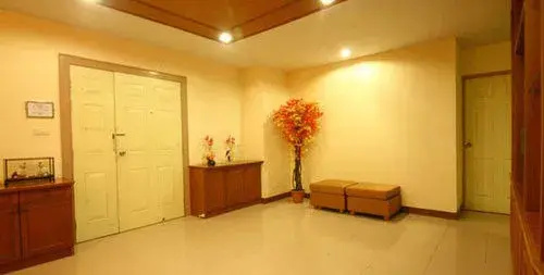 Omni Suites Aparts-Hotel