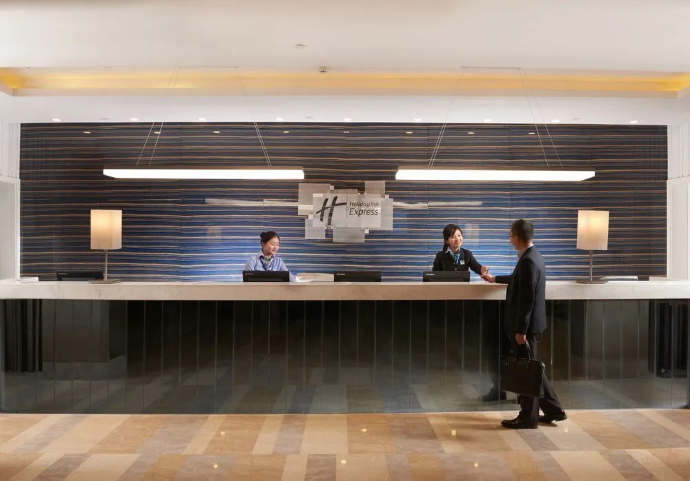 Lobby & Reception
