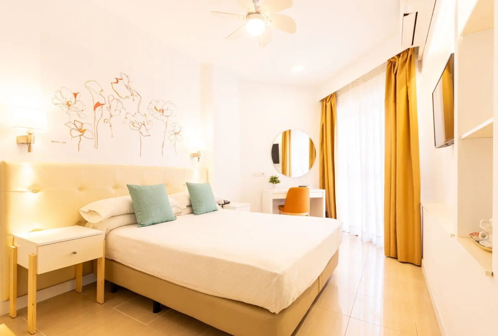 Standard room with sea view