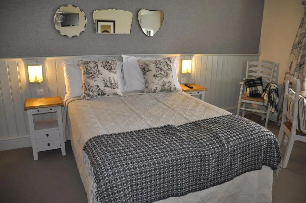 Superior Double room (full double bed)