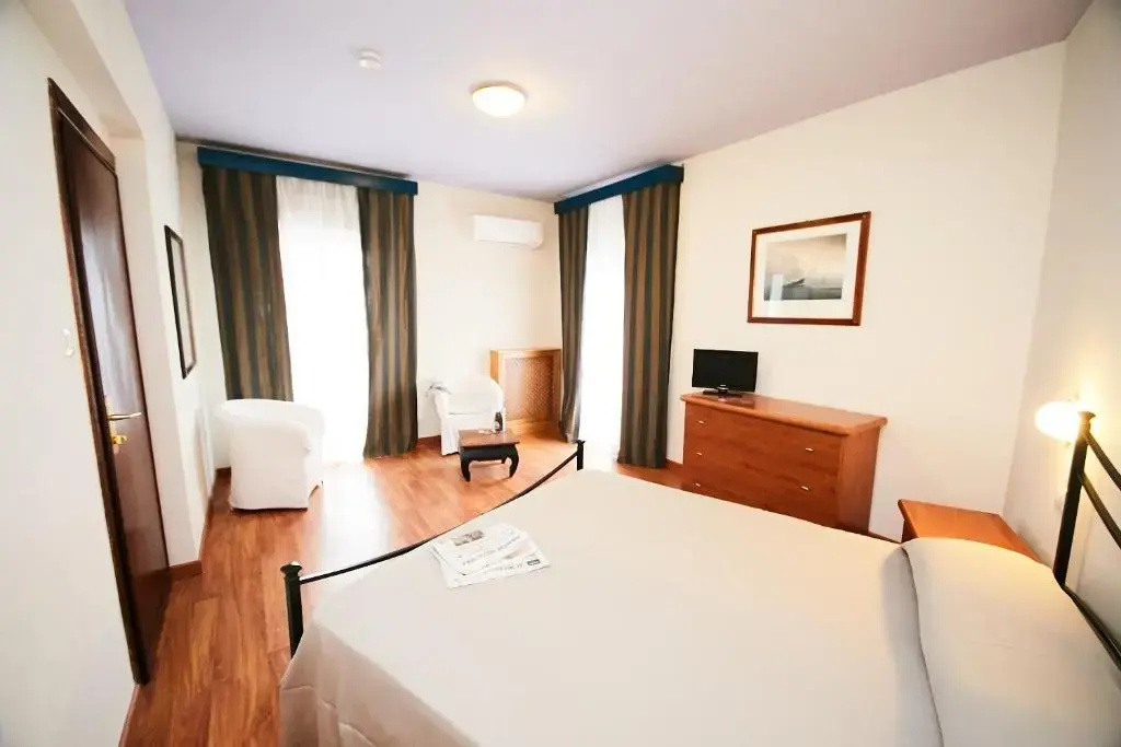 Hotel Enterprise - Chambres