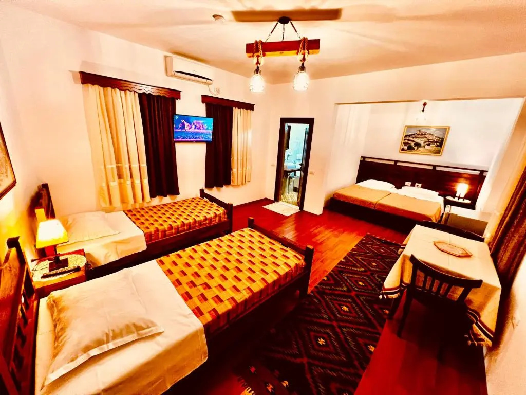 Standard Family room with garden view