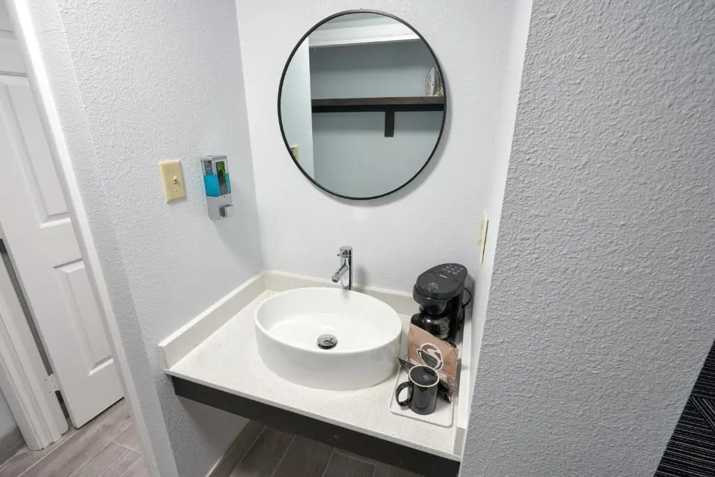 Admiralty Inn & Suites - a Red Collection Hotel - Chambres