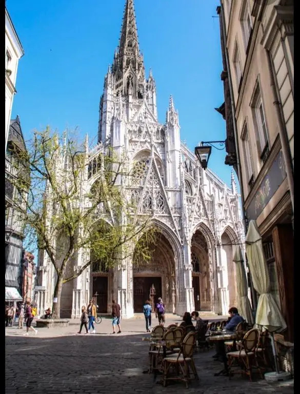 Voir la photo 1 — La Roseraie