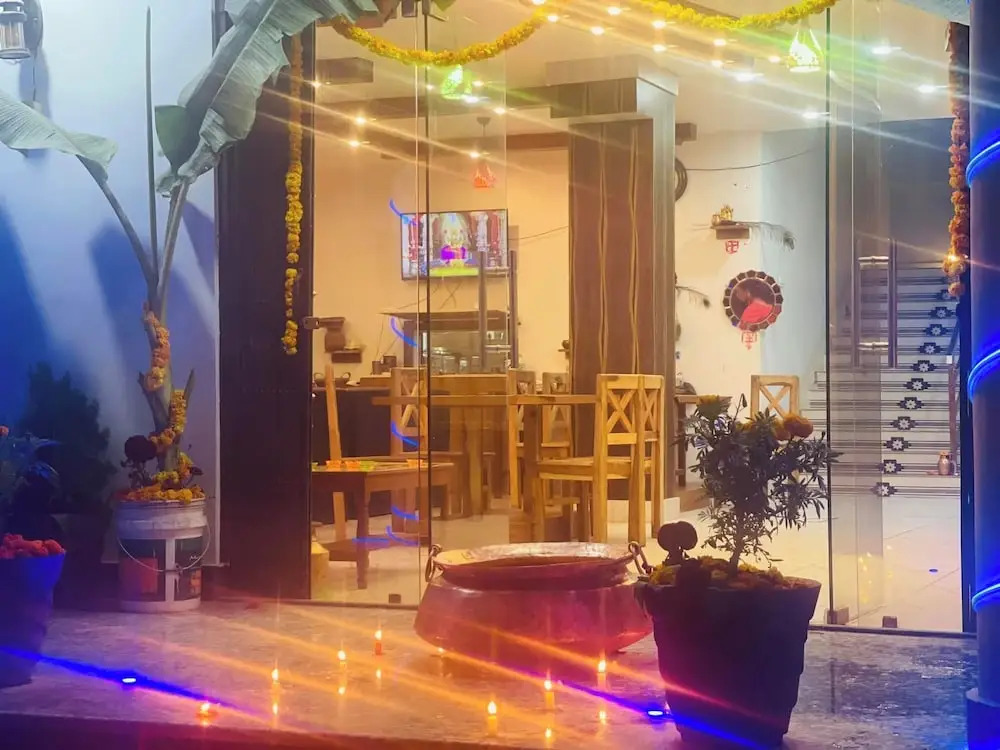 Rising Hotel - фото 2