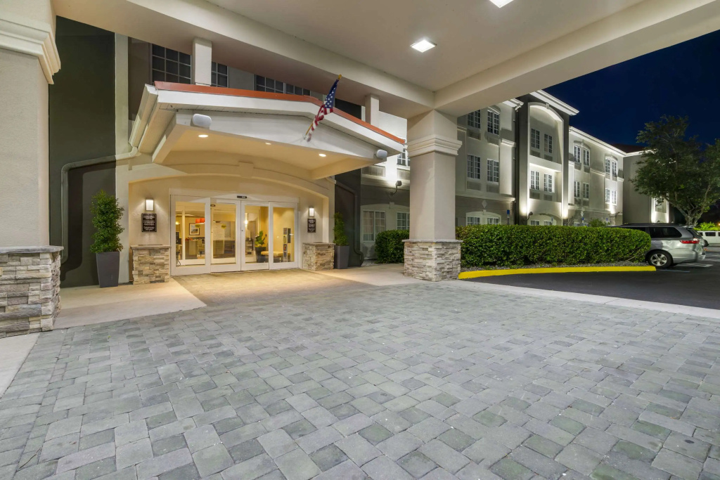 Lobby & Reception