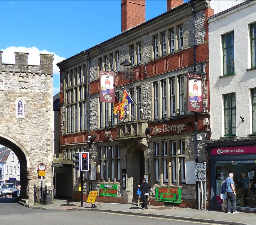 The George Hotel