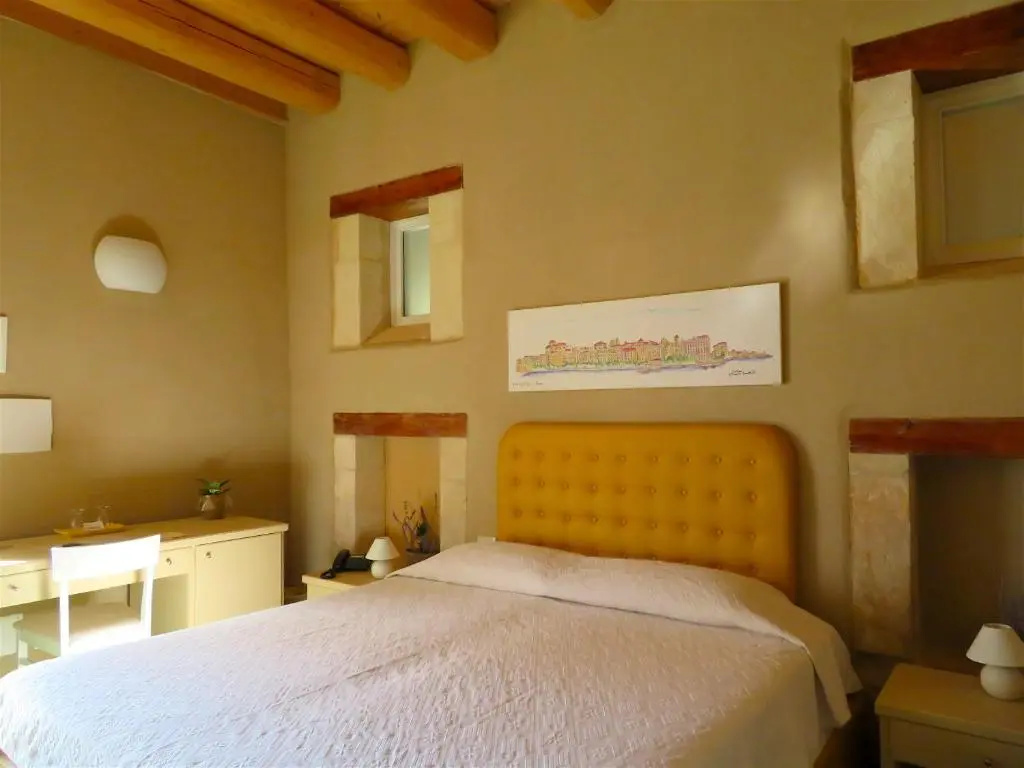 Economy room