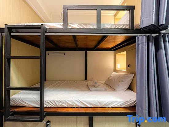 Bed in Dorm (female dorm)