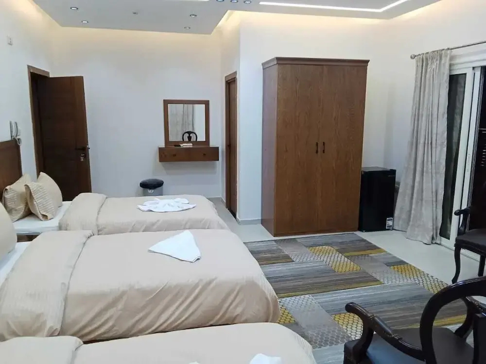 Standard Triple room